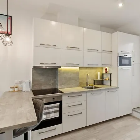 Utulny S Klimou Apartman